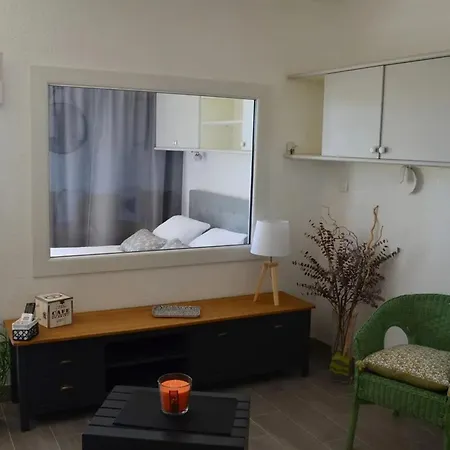 A Avec Piscine Apartment